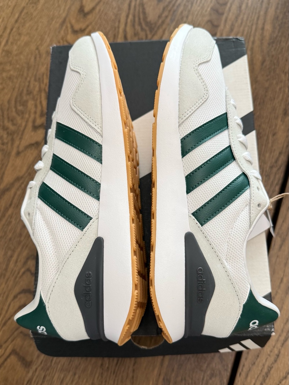 NWT Adidas Run 60s 4.0 White Green Low Top Sneaks JS1001 Men’s 9.5 Women’s 10.5